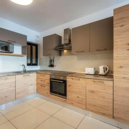 Sea View In Sea Breeze Court *