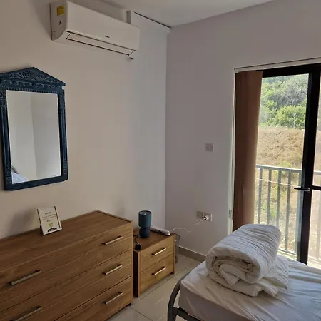 Appartement Sea View In Sea Breeze Court