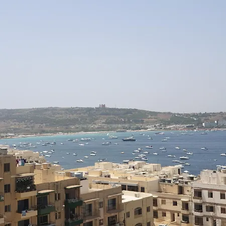 Sea View In Sea Breeze Court Appartement