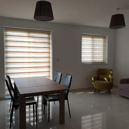 Appartement Sea View In Sea Breeze Court *
