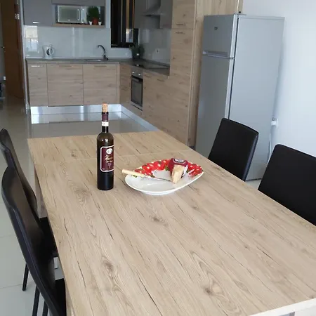 Sea View In Sea Breeze Court Appartement Is-Sellum